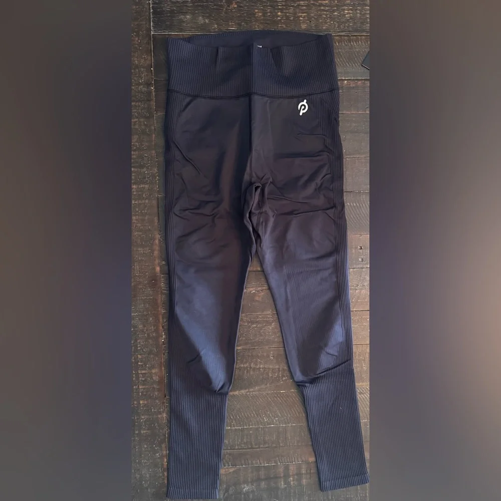 NWT Peloton Seamless High Rise Leggings in BlacK. XS/S - Picture 5 of 6